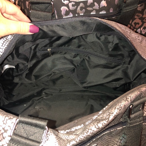 RARE Victoria’ Secret Pink leopard luggage set. - Picture 6 of 8